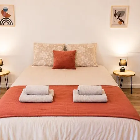 Large Cozy 2 Bedrooms 2 Bathrooms Terrace