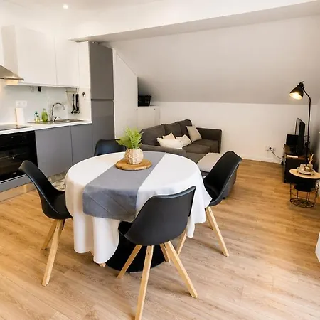 Large Cozy 2 Bedrooms 2 Bathrooms Terrace